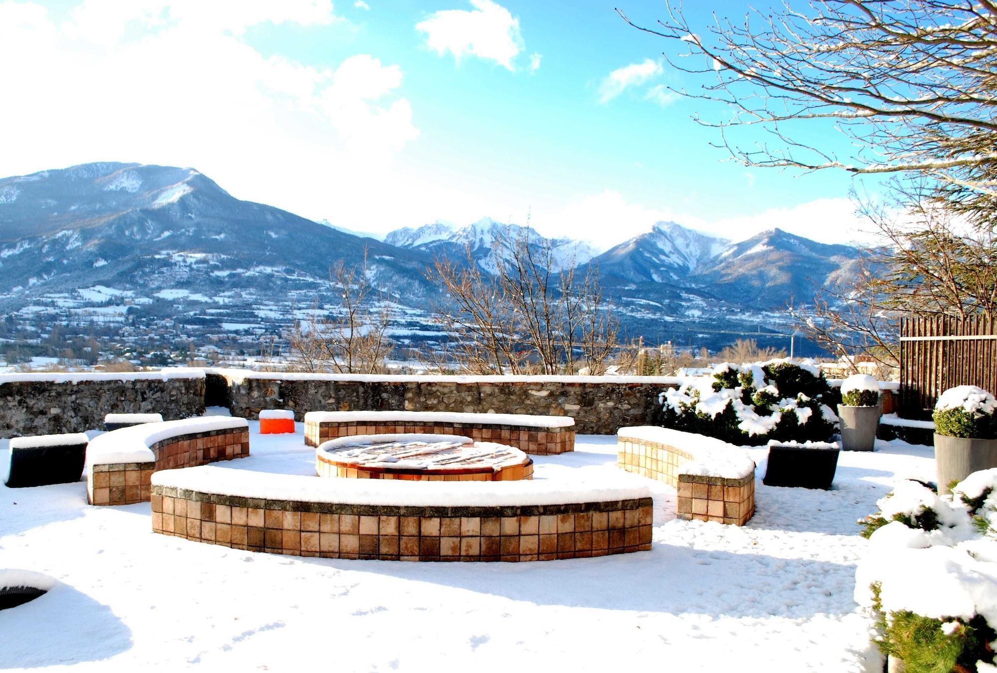 Hotel La Robeyere; BW Signature Collection Embrun Esterno foto